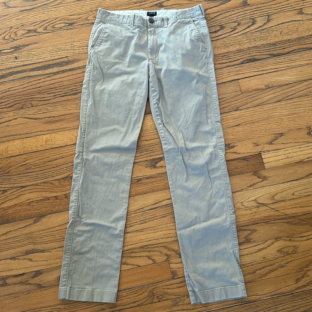 Men’s J. Crew khaki pants flex 32” x 34”